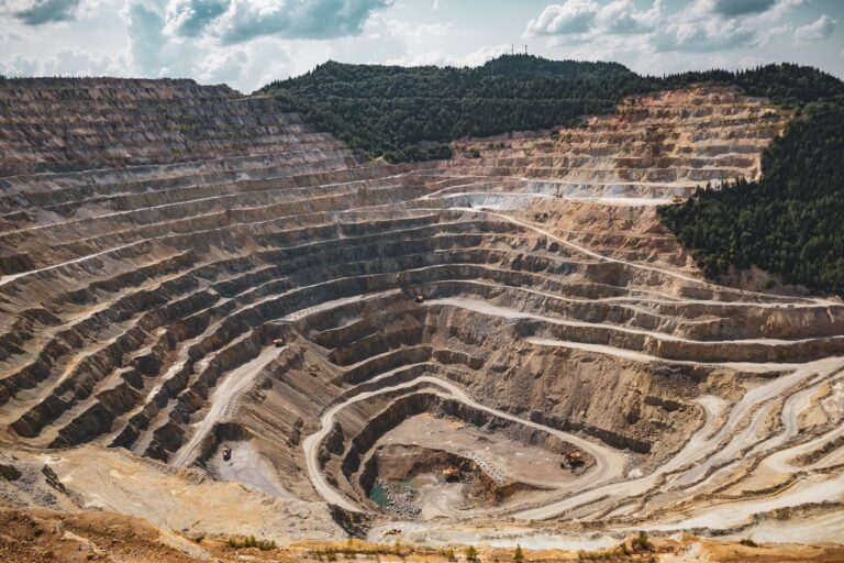 Tronaduras: Así se prepara y fiscaliza la acción que permite extraer minerales